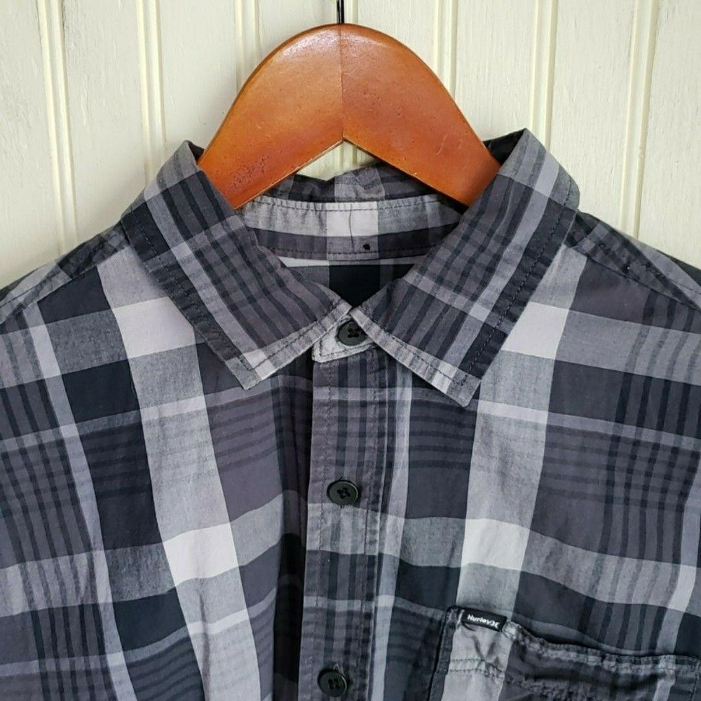 Hurley Shirt Mens Small Gray Plaid Long Sleeve Lightweight Button-Up Casual